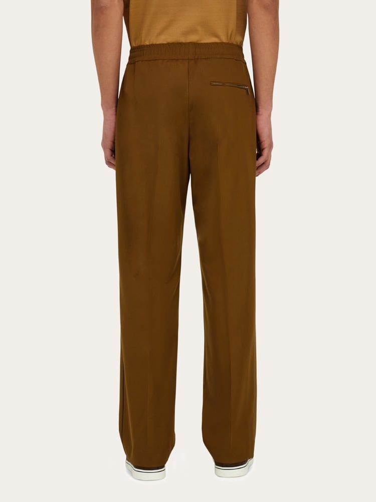 Pantalones deportivos Gallery image 4