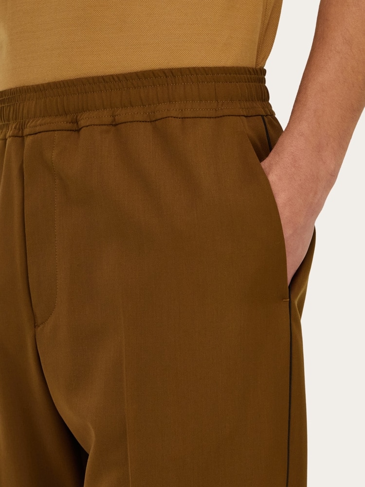 Pantalones deportivos Gallery image 5