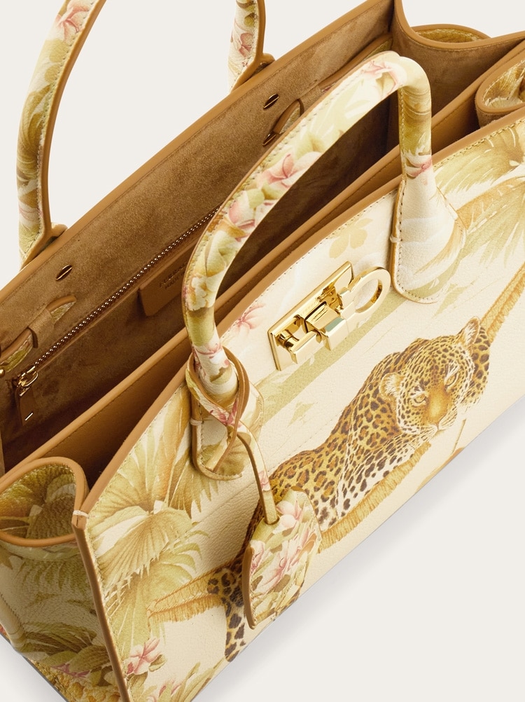 New Ferragamo Studio Soft bag (M) Gallery image 6