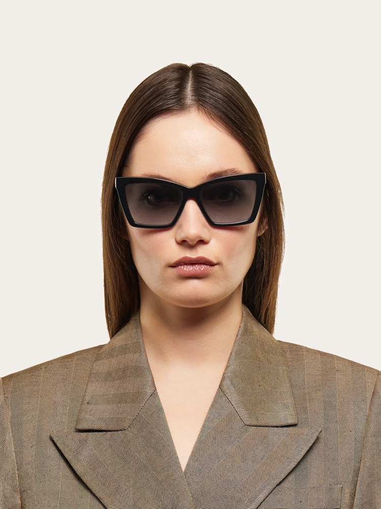 Rectangular frame sunglasses Gallery image 3