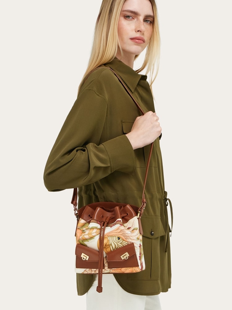Multipocket bucket bag Gallery image 9