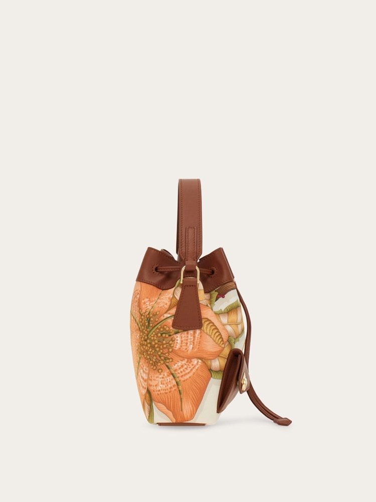 Multipocket bucket bag Gallery image 3