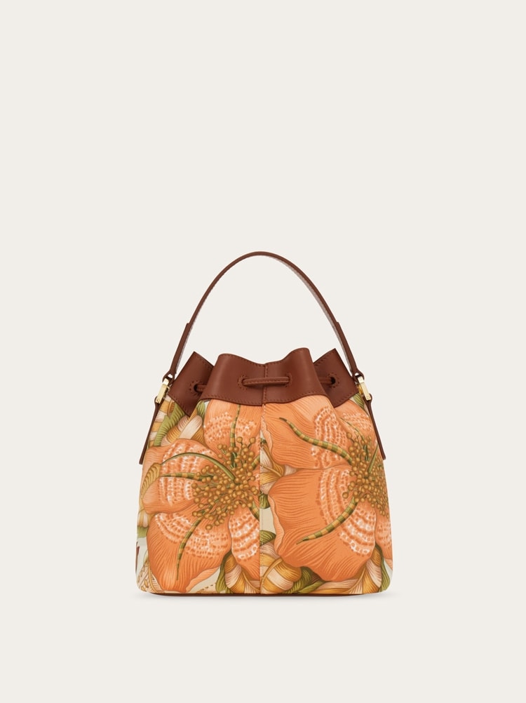 Multipocket bucket bag Gallery image 4