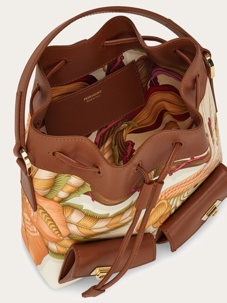 Multipocket bucket bag Gallery image 5