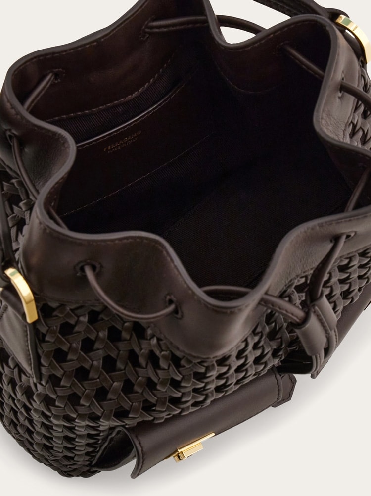 Multipocket bucket bag Gallery image 4