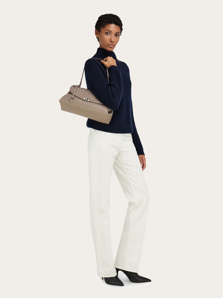 Bolso de hombro Ferragamo Sofia 2026 (M) Gallery image 2