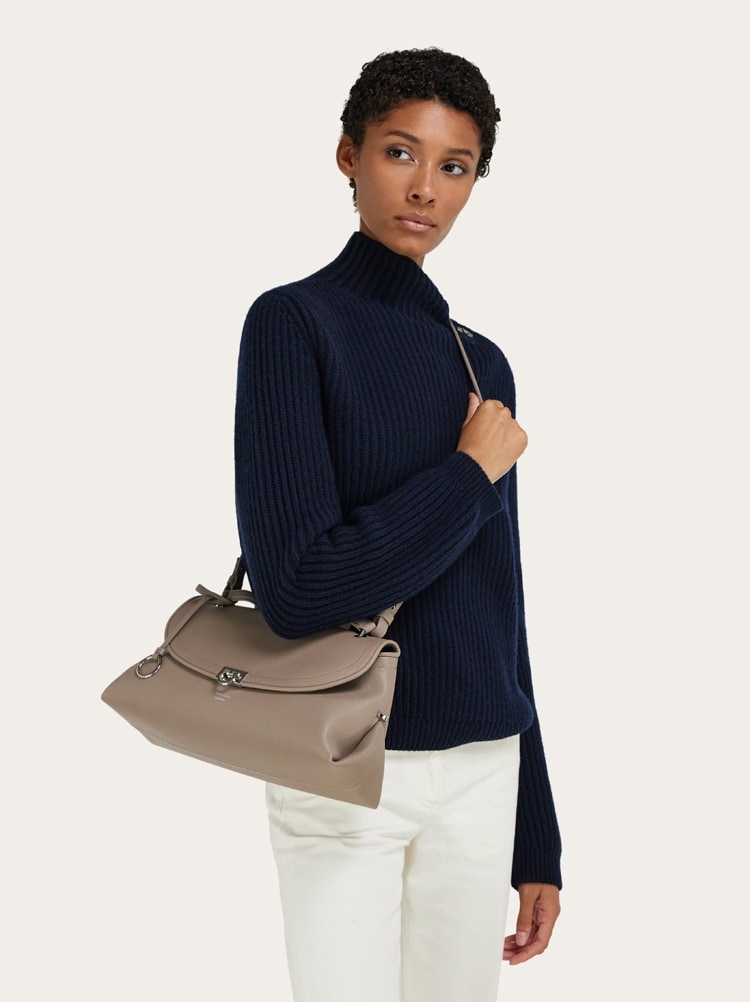 Bolso de hombro Ferragamo Sofia 2026 (M) Gallery image 3