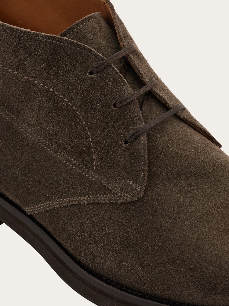 Suede desert boot Gallery image 6