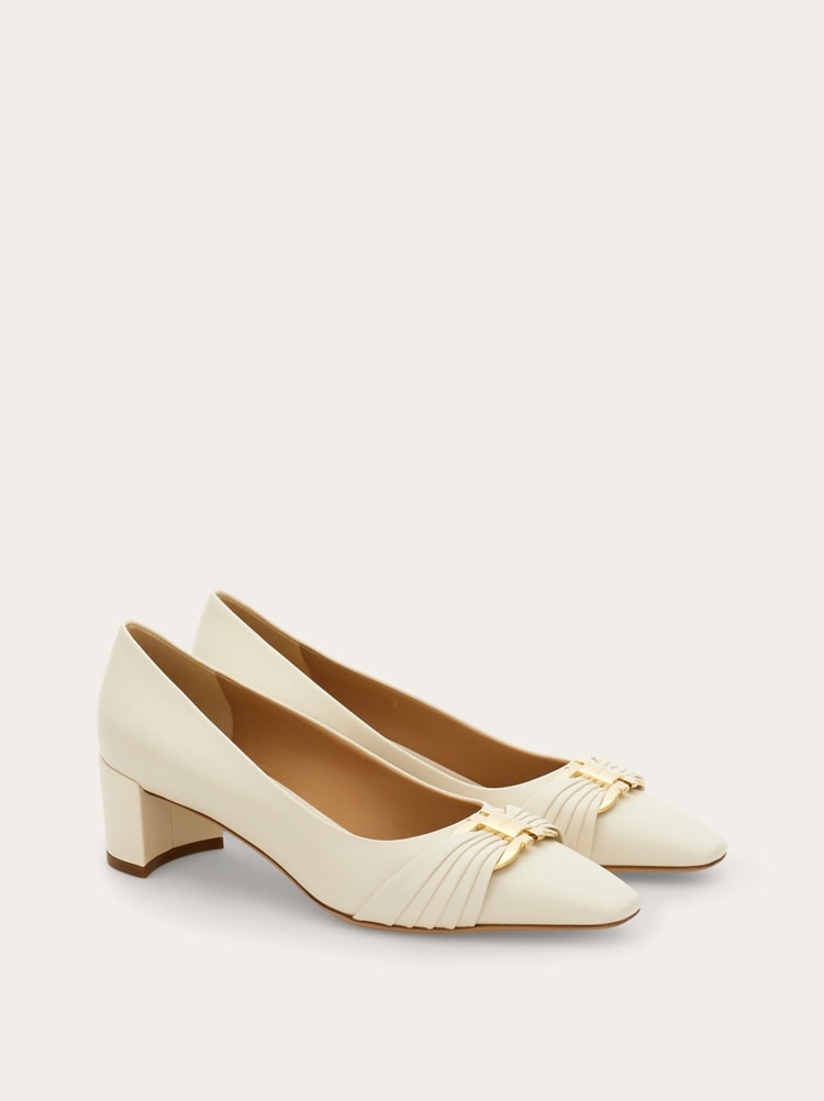 Gancini ornament pump Gallery image 2