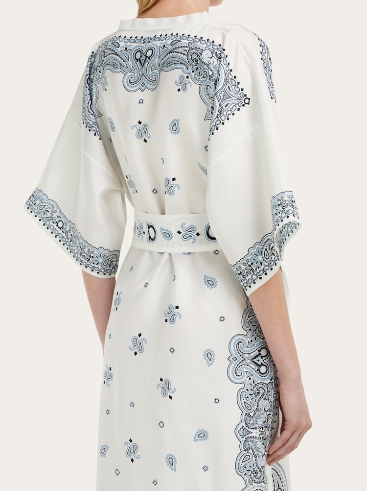 Arabesque print silk caftan Gallery image 2