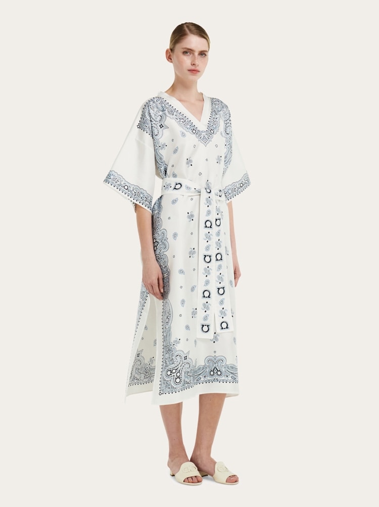 Arabesque print silk caftan Gallery image 7