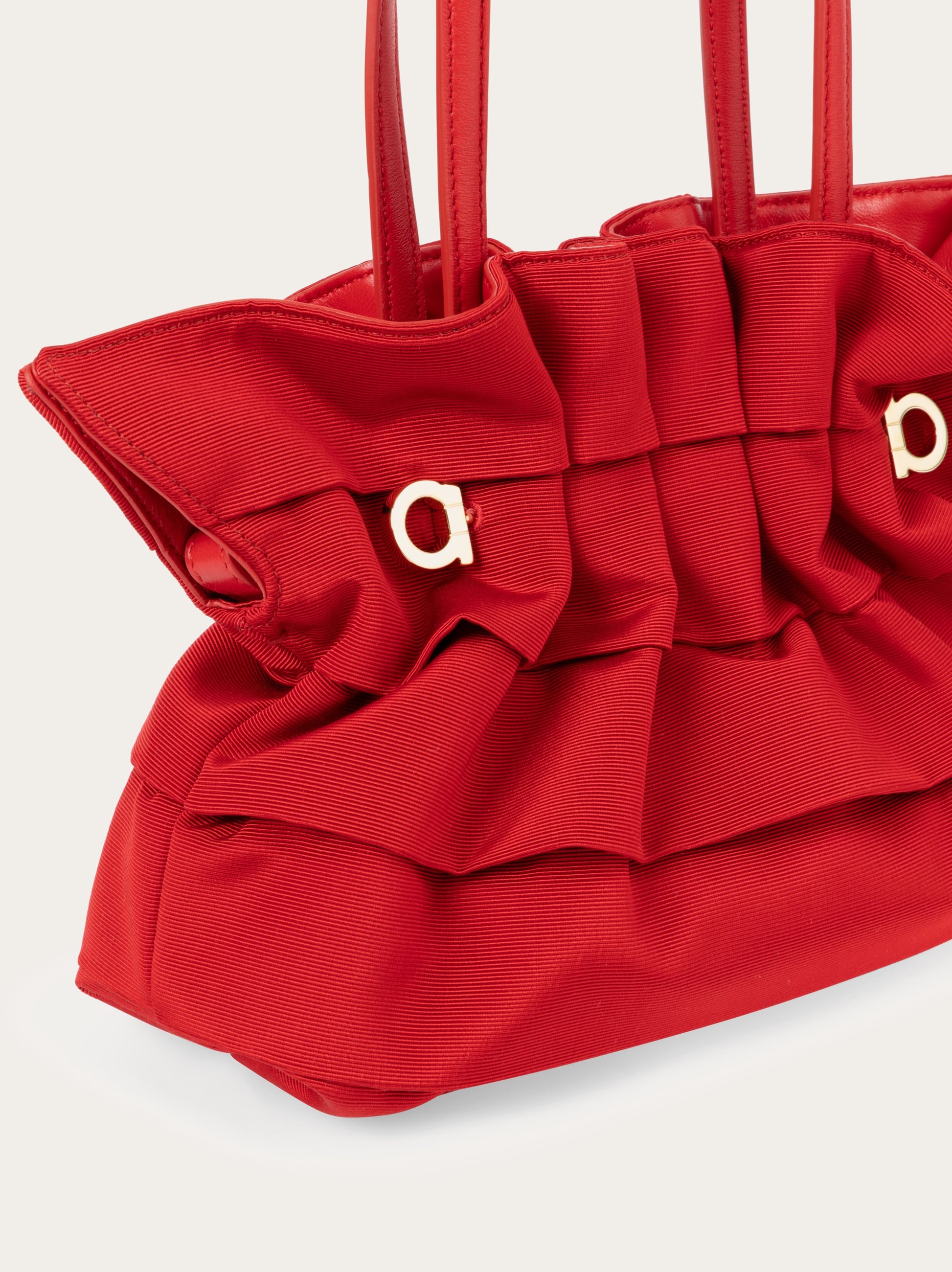 フェラガモ ソフトバッグ(S) - ウィメンズ | Ferragamo