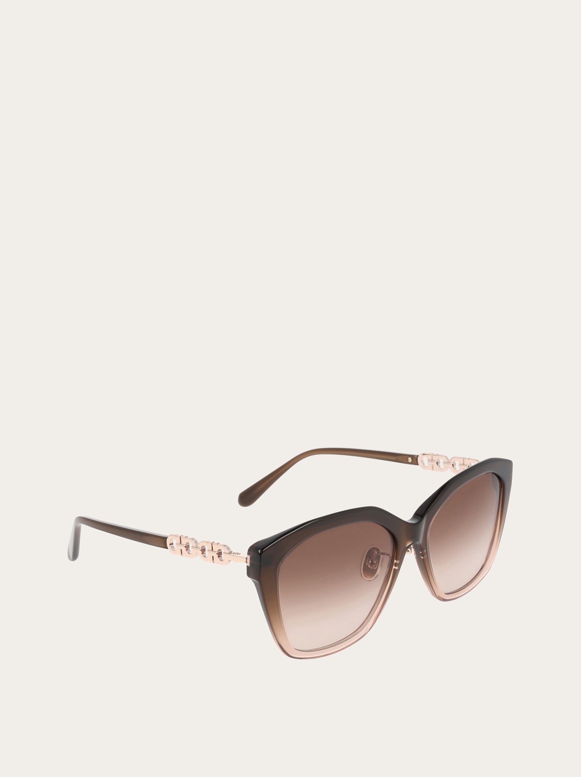 【新品】FERRAGAMO フェラガモ キャットアイ サングラス ブラウン FERRAGAMO（フェラガモ） サングラス 「FERRAGAMO/フェラガモ 小物