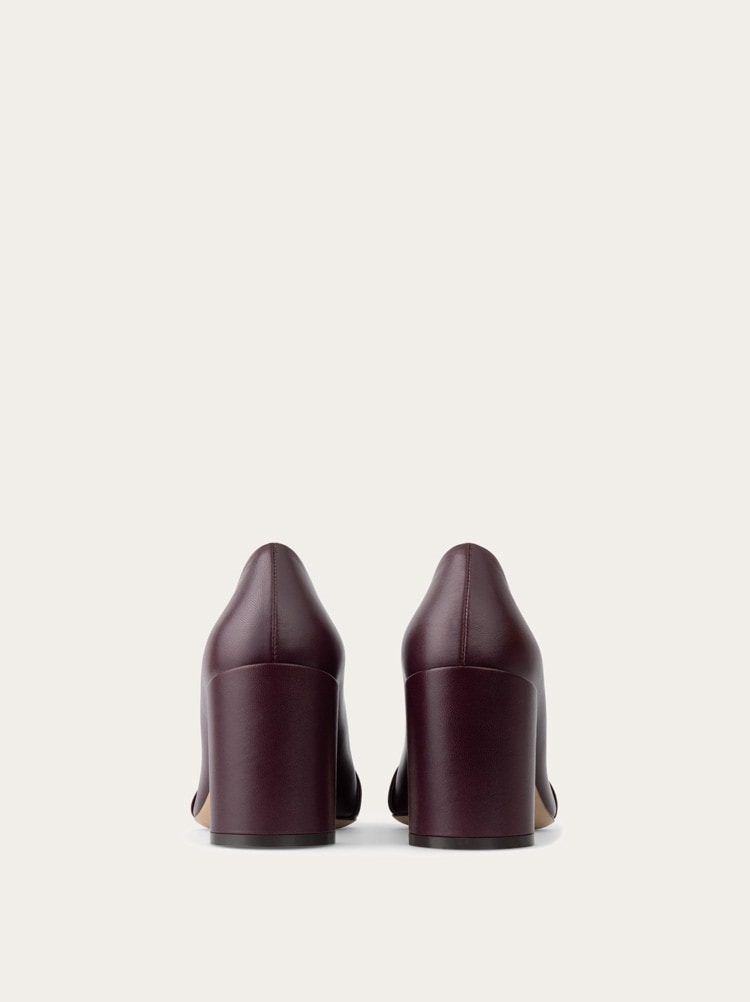 Gancini ornament pump with bock heel Gallery image 4