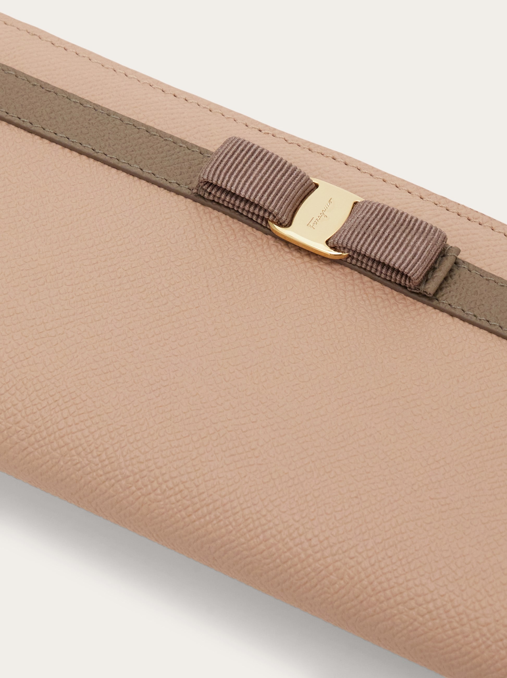 日本限定商品】ヴァラ リボン ウォレット - ウィメンズ | Ferragamo