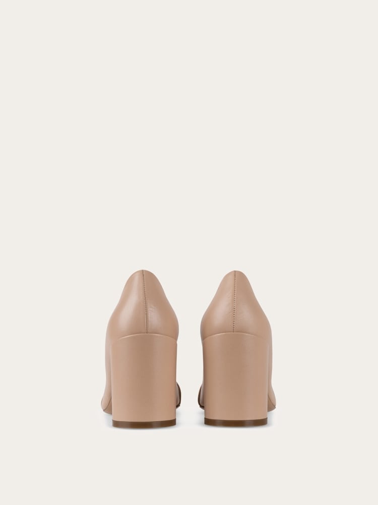 Gancini ornament pump with bock heel Gallery image 4