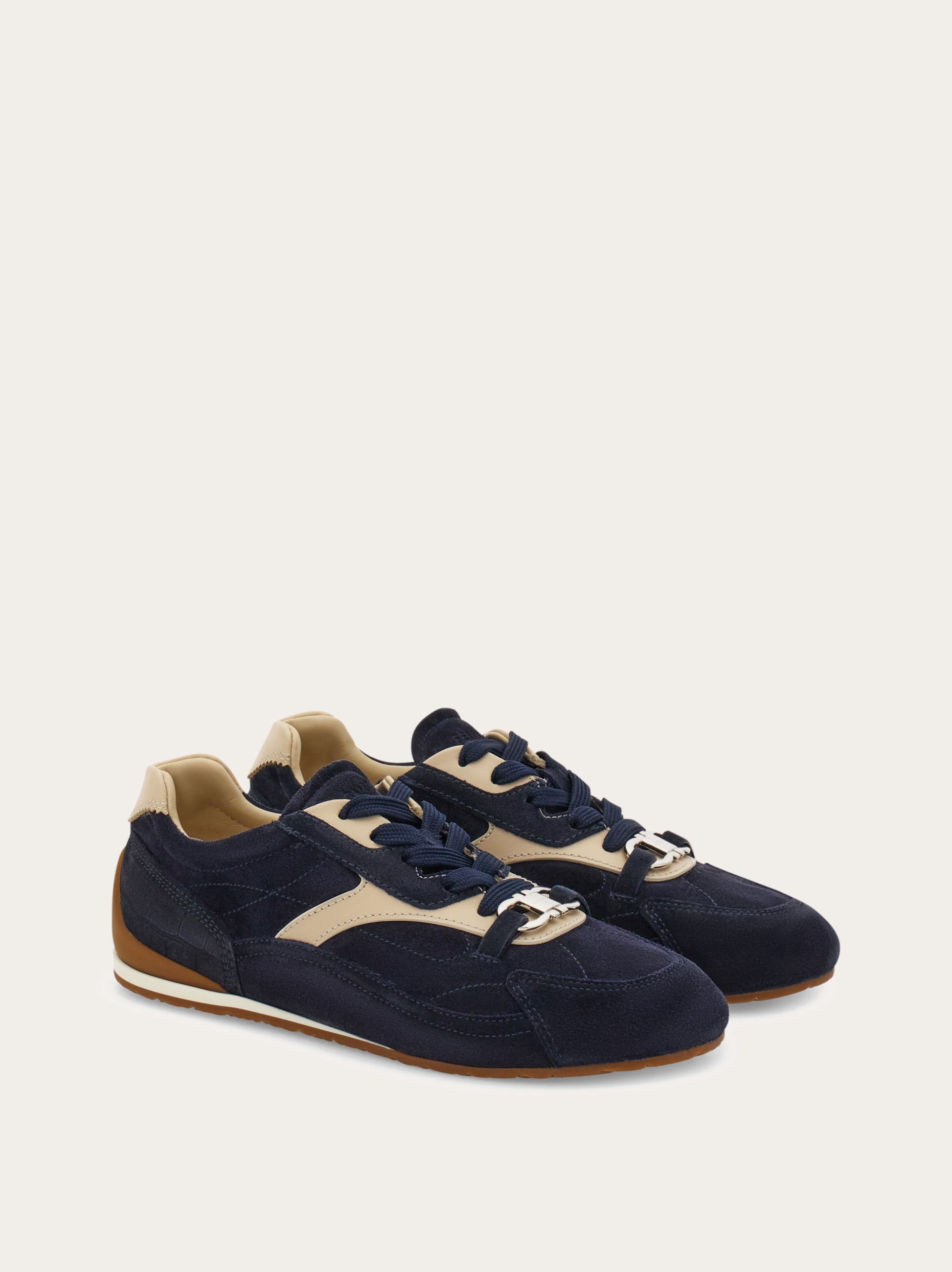 フェラガモ　スニーカー Gancini ornament sneaker - Women | Ferragamo
