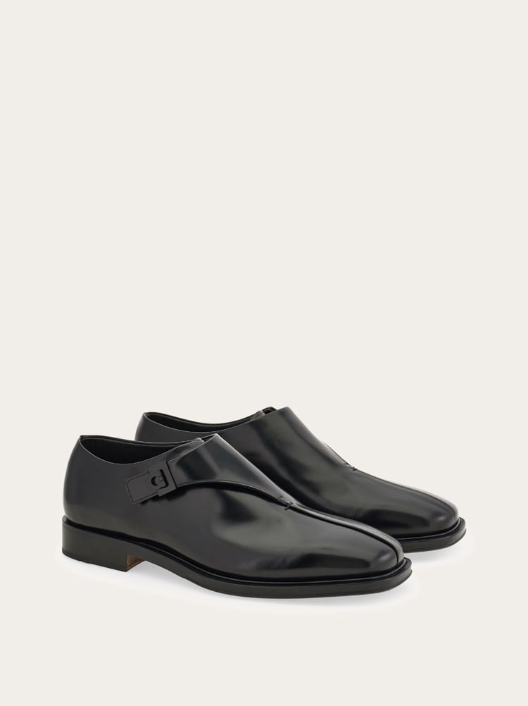 Derby shoe with Hug buckle Gallery image 2