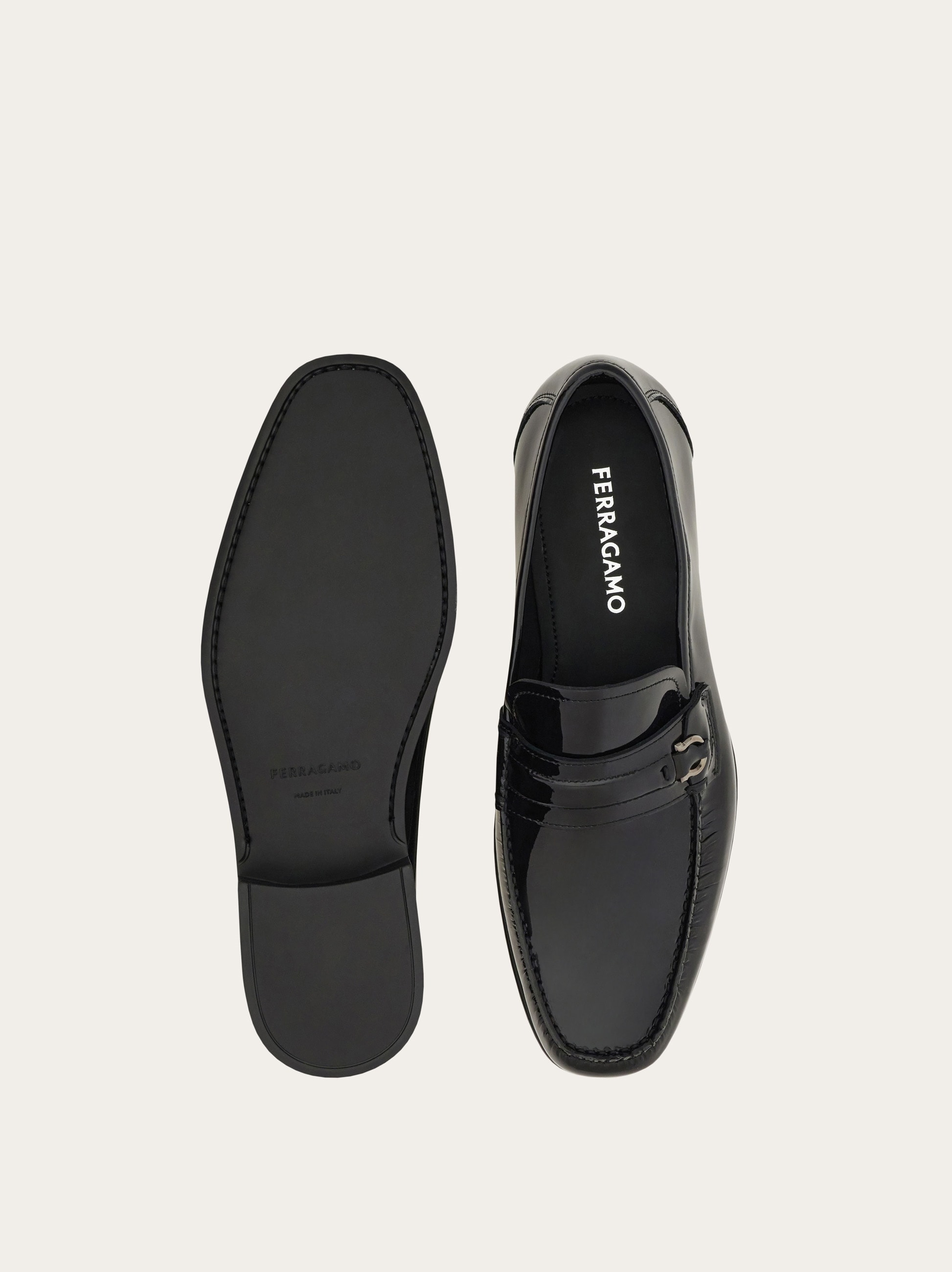 FERRAGAMO 黒 ローファー 6 1/2 M Gancini loafer - Men | Ferragamo