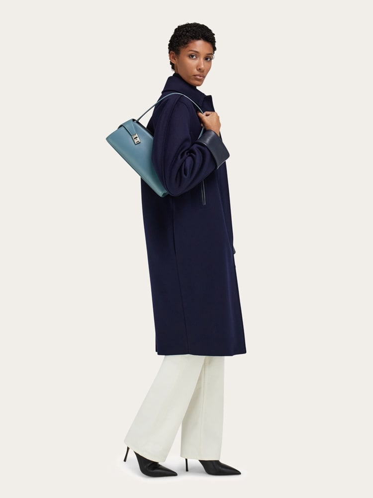 Hug East-West shoulder bag Gallery image 2