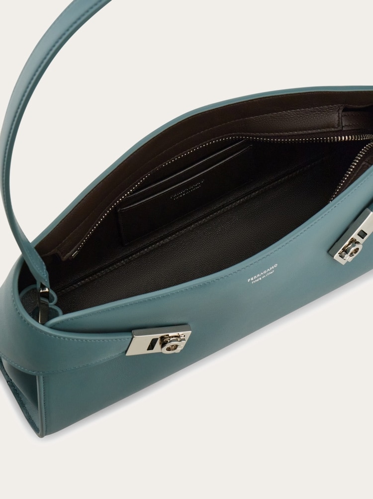 Hug East-West shoulder bag Gallery image 5