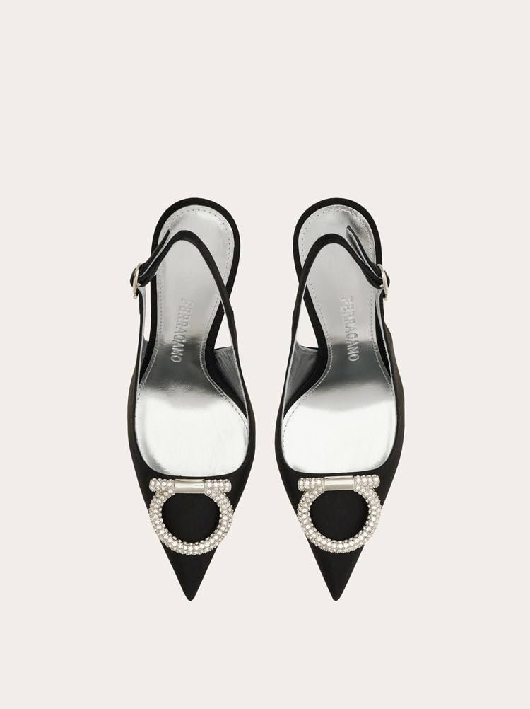 Mid heel pump with maxi Gancini buckle Gallery image 3