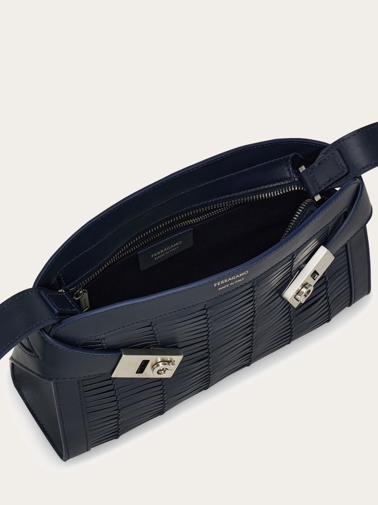 Hug shoulder bag (S) Gallery image 6