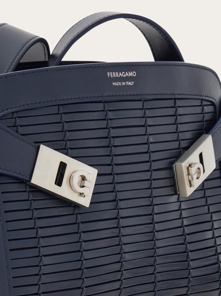 Hug shoulder bag (S) Gallery image 7
