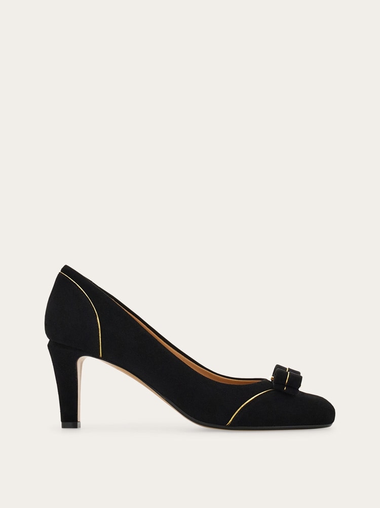 Vara bow pump with piping detail Gallery image 1