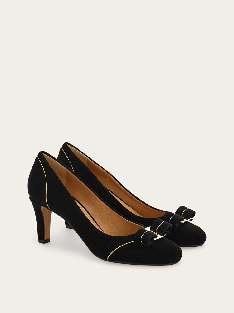 Vara bow pump with piping detail Gallery image 2