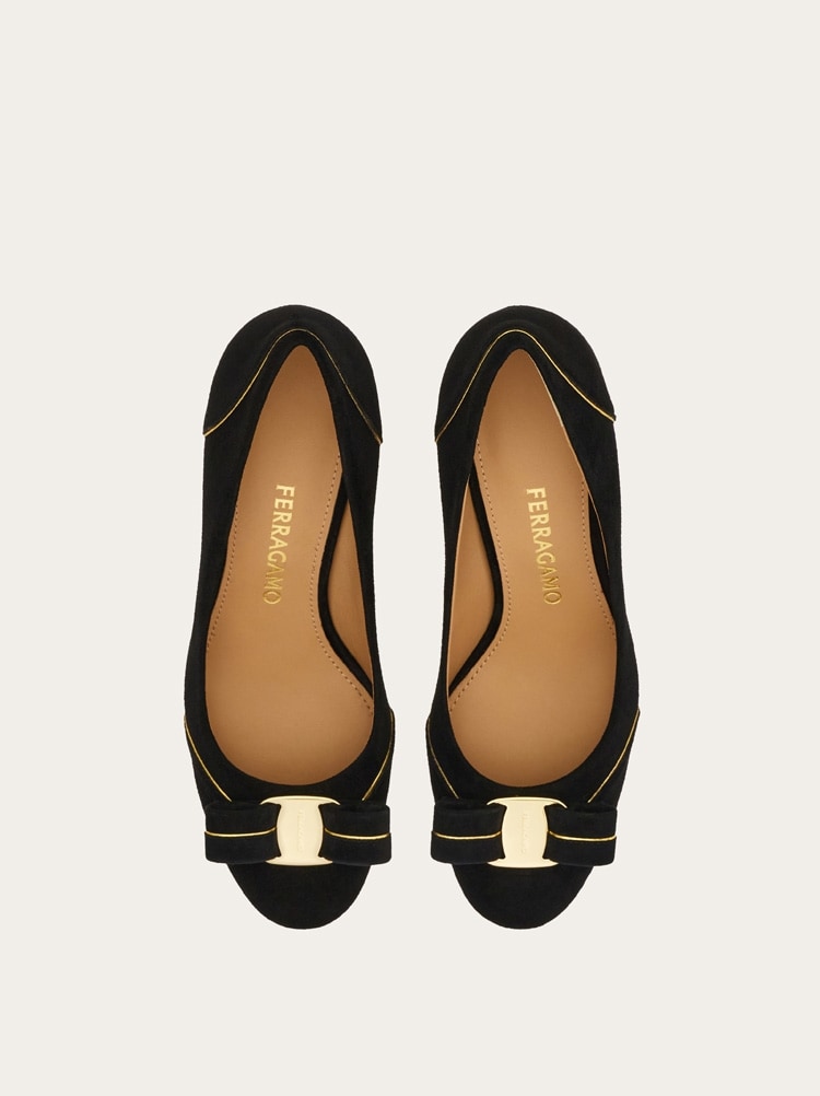 Vara bow pump with piping detail Gallery image 3