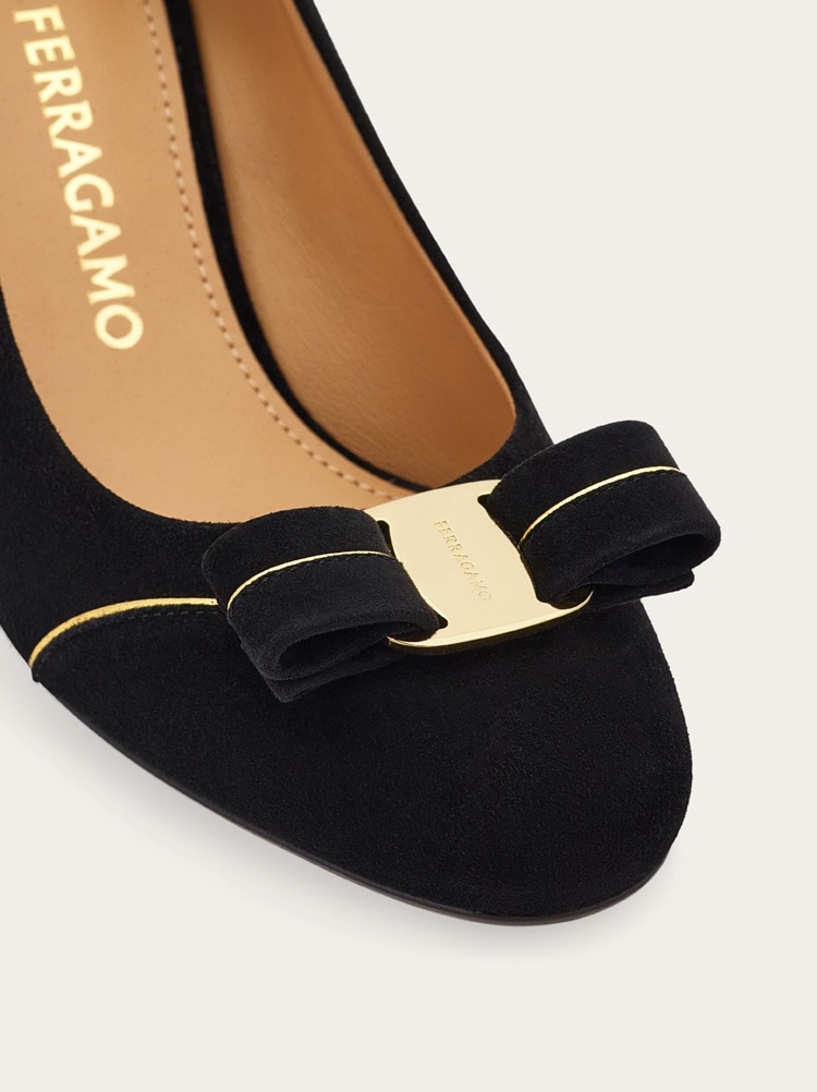 Vara bow pump with piping detail Gallery image 5
