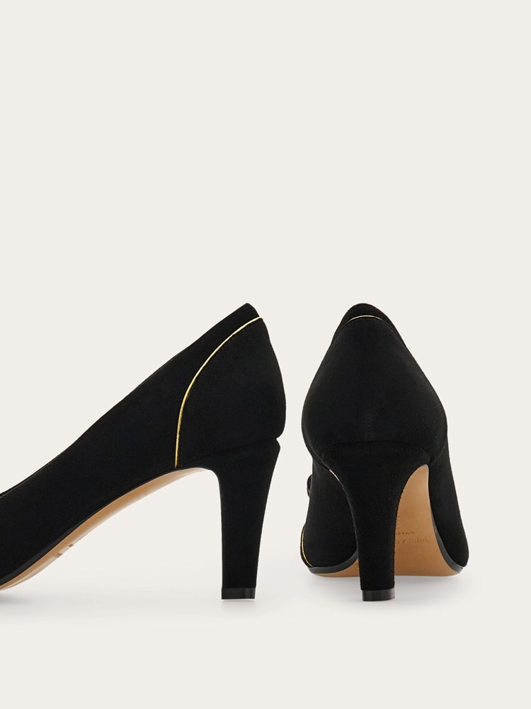 Vara bow pump with piping detail Gallery image 6
