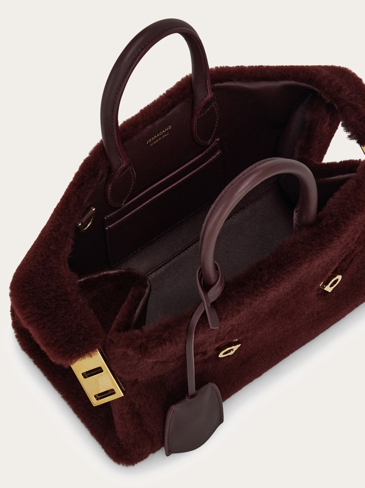 Hug handbag (XS) Gallery image 6