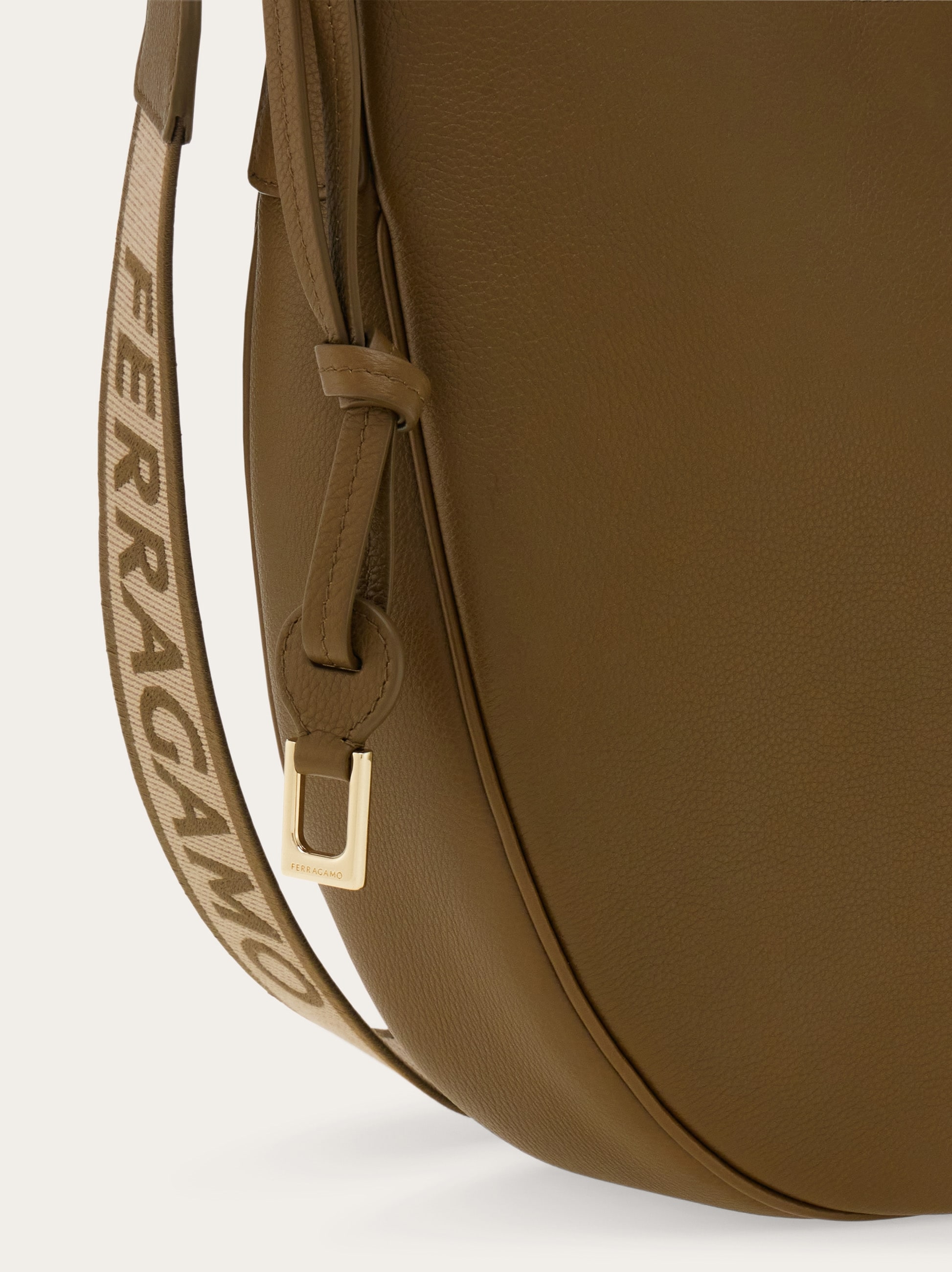 ホーボーバッグ(M) - ウィメンズ | Ferragamo