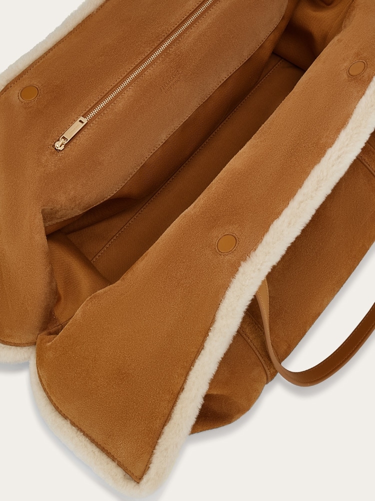 Folded tote bag (M) Gallery image 5