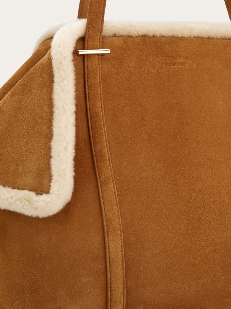 Folded tote bag (M) Gallery image 6