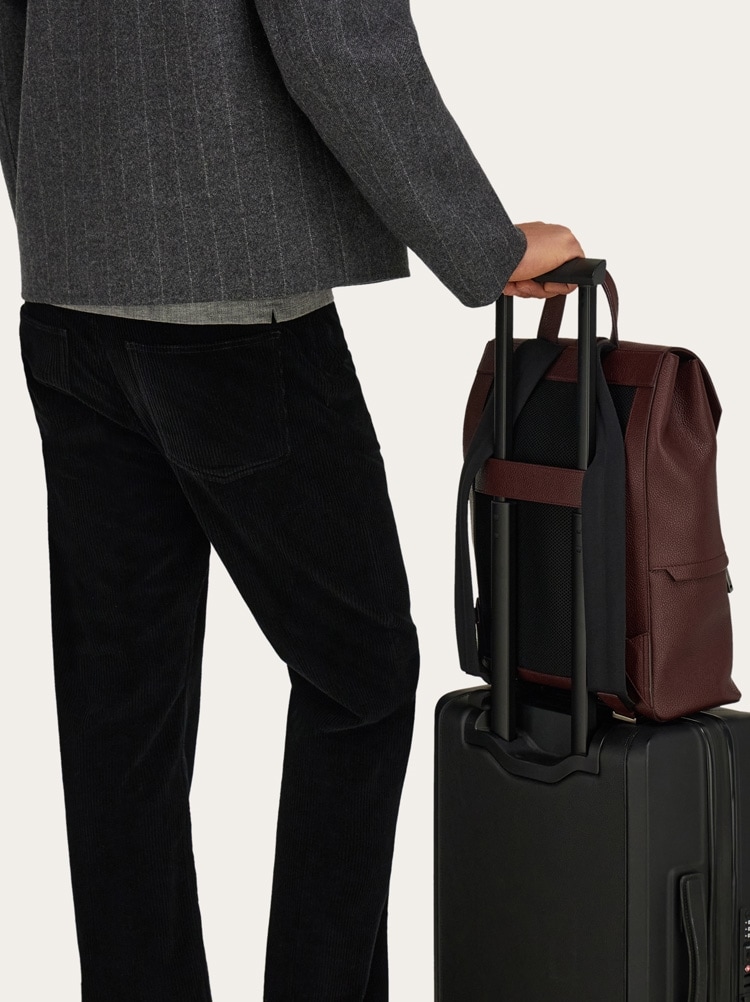 Hug buckle backpack Gallery image 3
