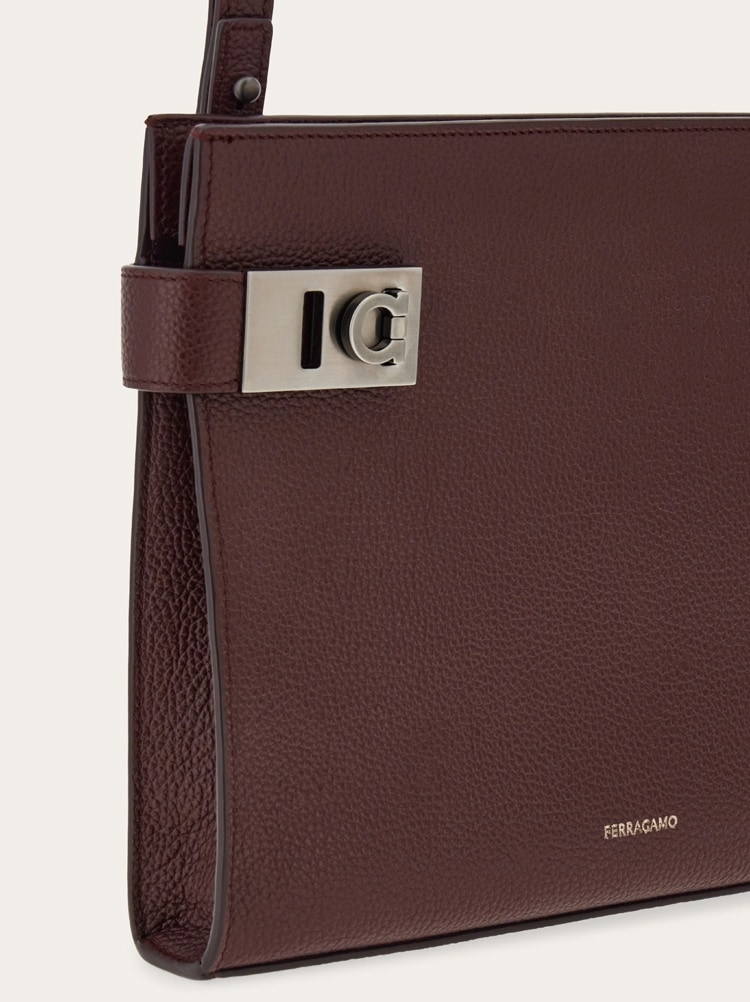 Pouch with Hug buckle Gallery image 6