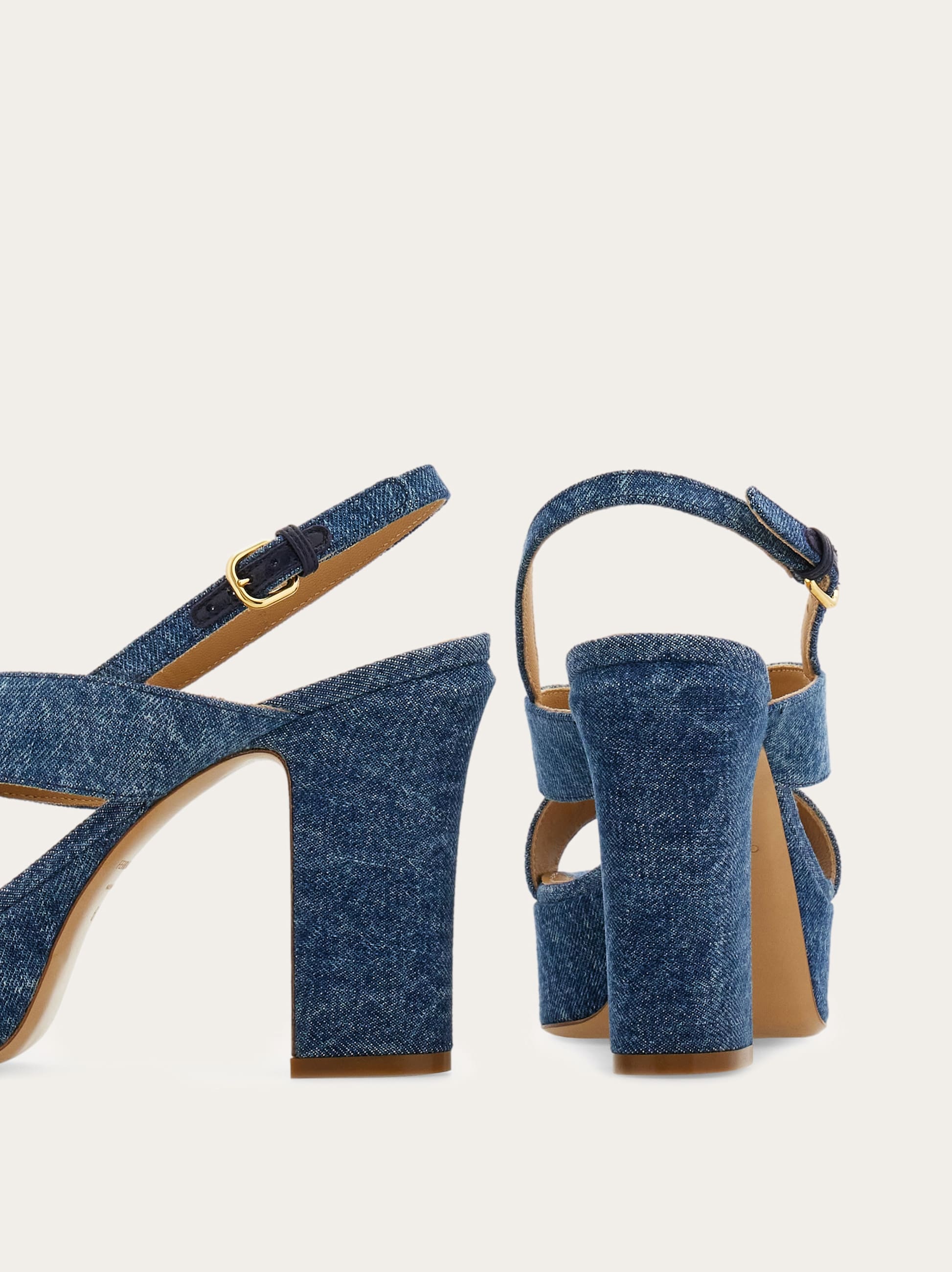 Vara bow platform sandal - Women | Ferragamo