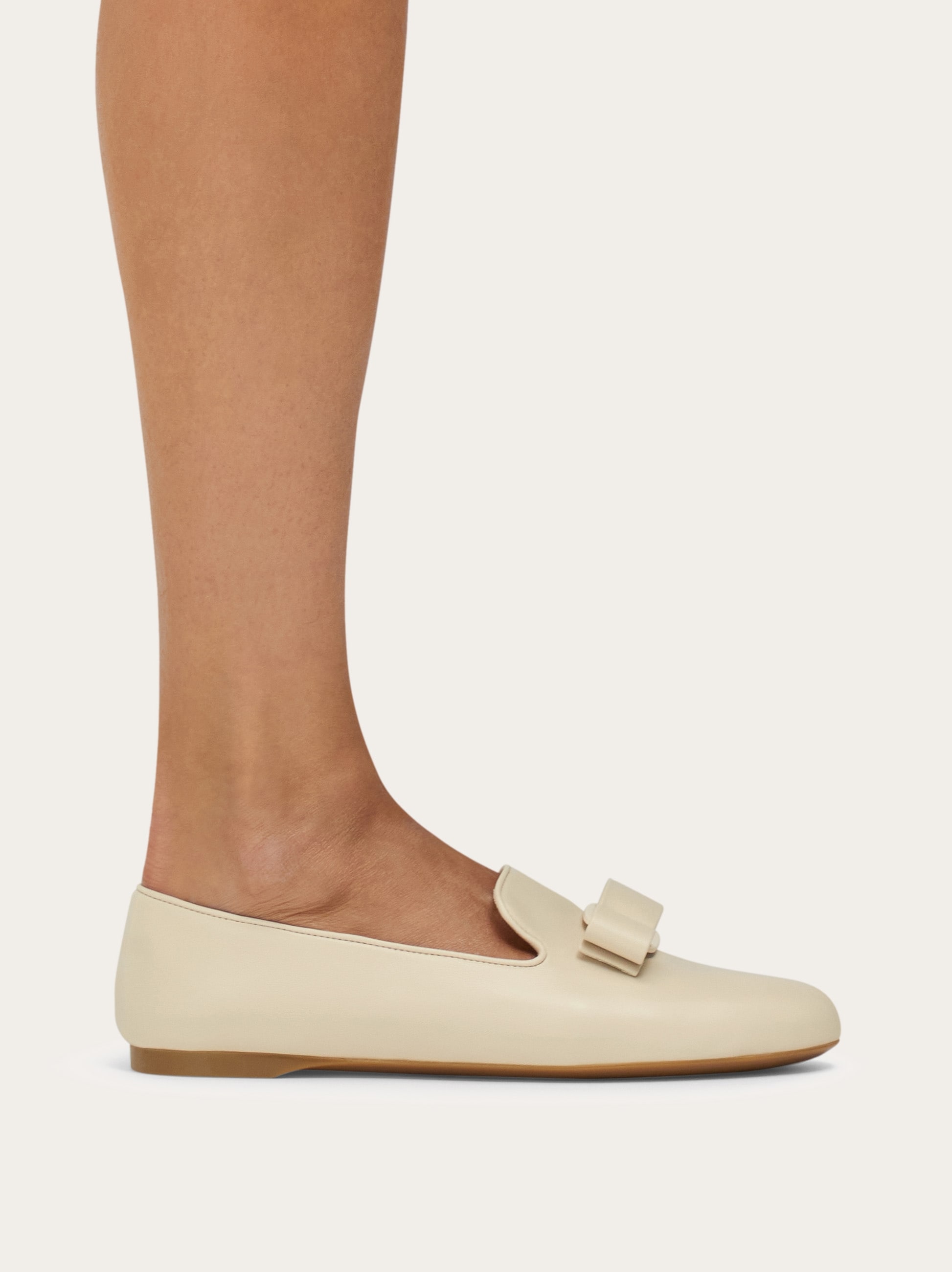 ヴァラ リボン バレエフラット - ウィメンズ | Ferragamo