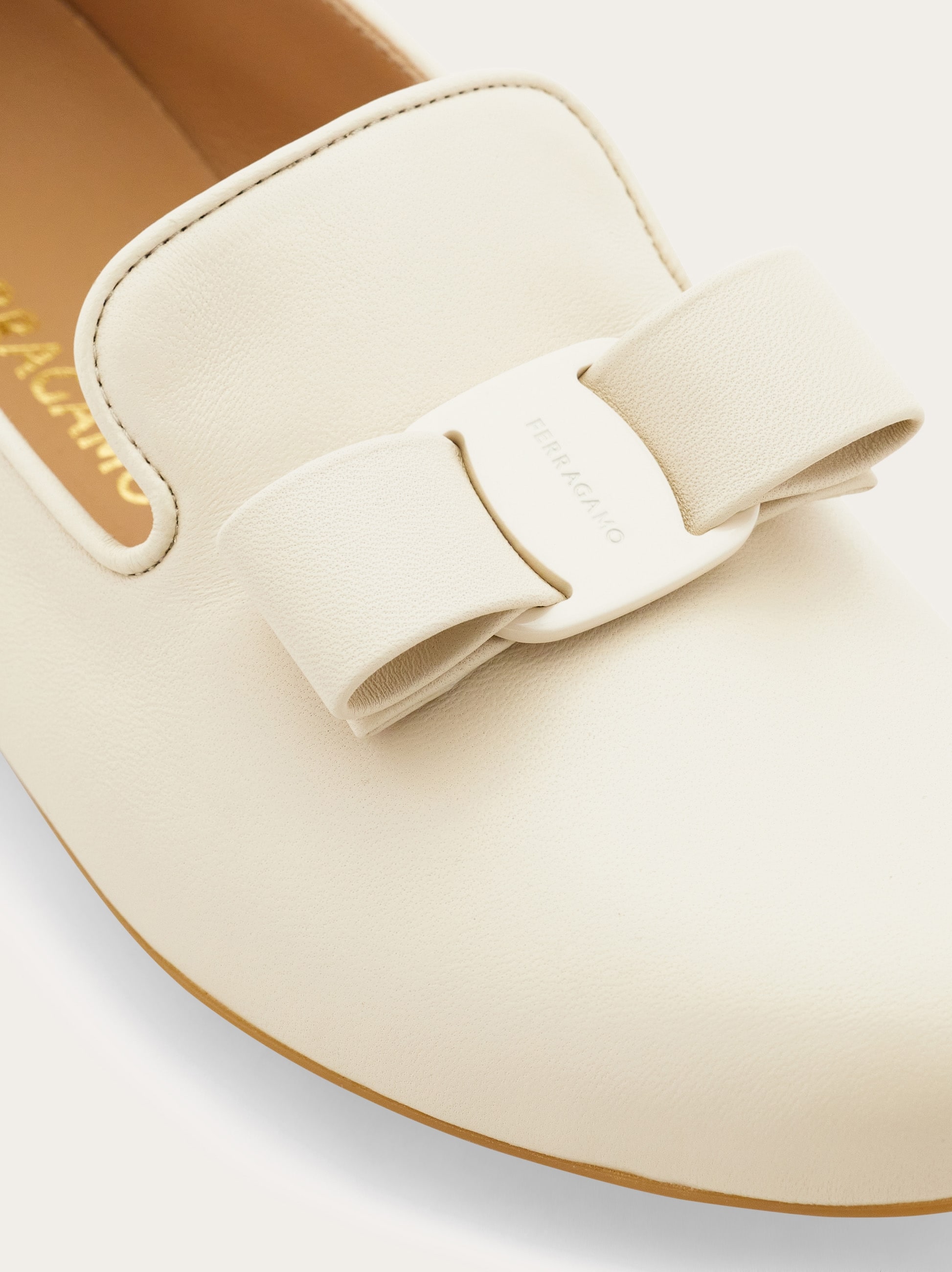 ヴァラ リボン バレエフラット - ウィメンズ | Ferragamo