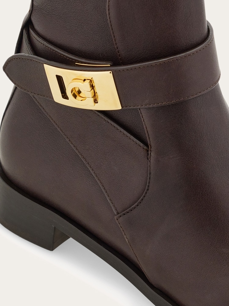Hug buckle ankle boot Gallery image 7