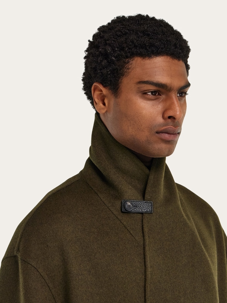 Double breasted wool and cashmere coat Gallery image 6