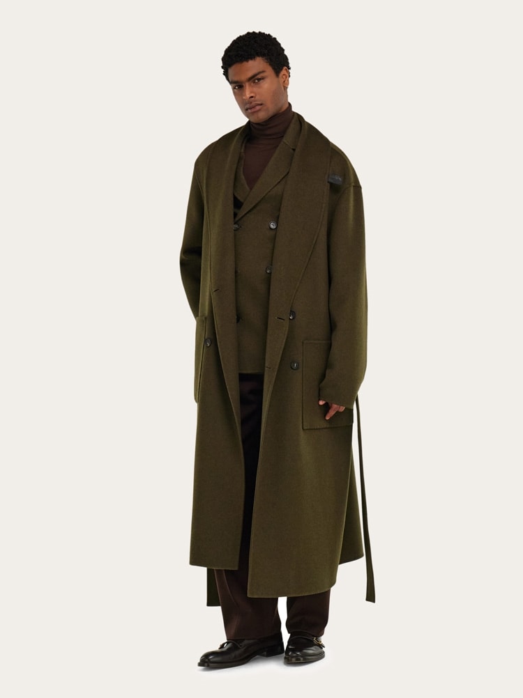 Double breasted wool and cashmere coat Gallery image 7
