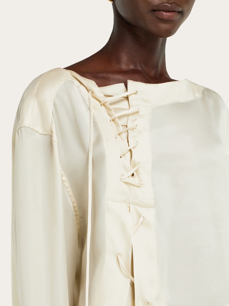 Blusa in raso con nastri Gallery image 3