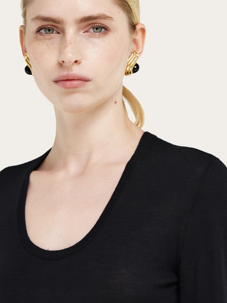 Lightweight wool top Gallery image 4