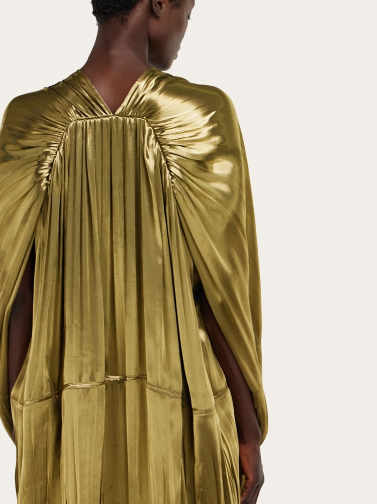 Abito lungo in lamé fluido Gallery image 8