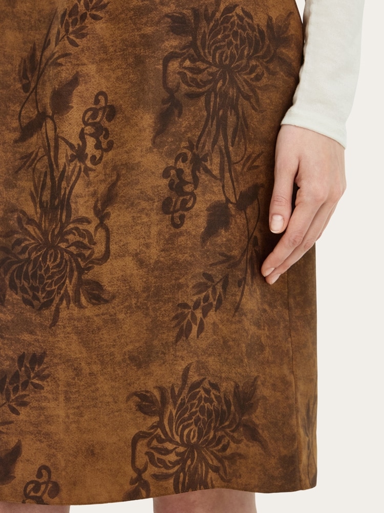 Mid-length silk skirt Gallery image 5