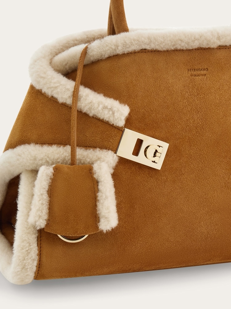Hug handbag (S) Gallery image 8